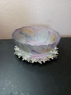 STUNNING Reuven Glass From Israel 7" Scalloped Bowl